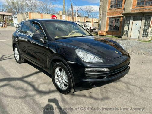 Jet Black Metallic 2011 Porsche Cayenne Cayenne