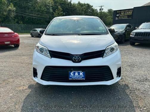 2020 Toyota Sienna SE