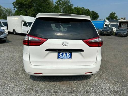2020 Toyota Sienna SE