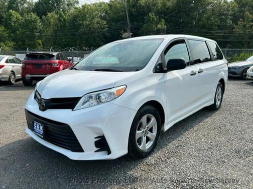 2020 Toyota Sienna SE