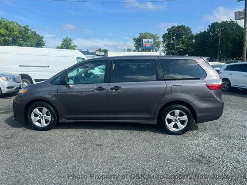 2020 Toyota Sienna SE
