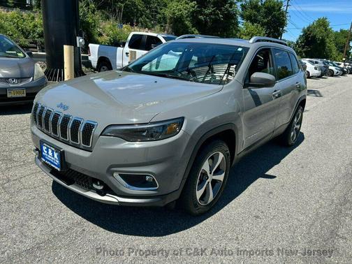 Sting-Gray Clearcoat 2021 Jeep Cherokee Limited