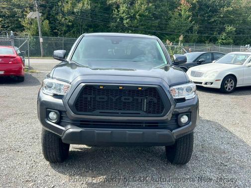 2022 Toyota Tacoma SR