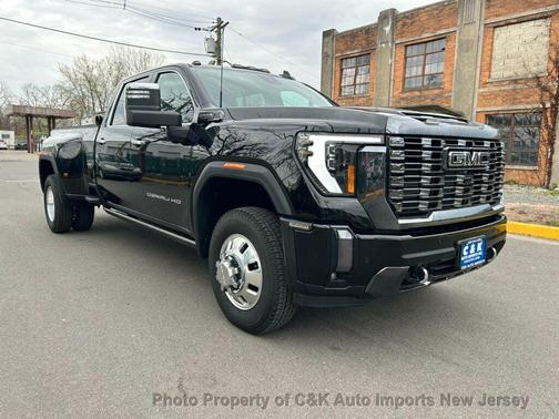 Onyx Black 2024 GMC Sierra 3500 Denali