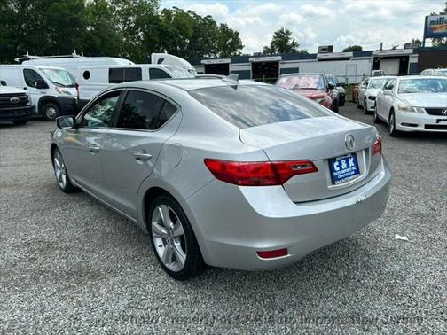 2013 Acura ILX 2.0L w/Premium Package