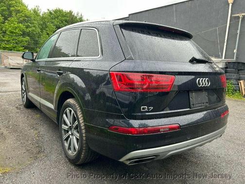 Ink Blue Metallic 2017 Audi Q7 2.0T Premium