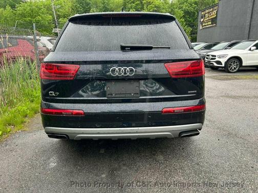 Ink Blue Metallic 2017 Audi Q7 2.0T Premium