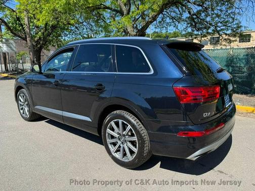 Ink Blue Metallic 2017 Audi Q7 2.0T Premium