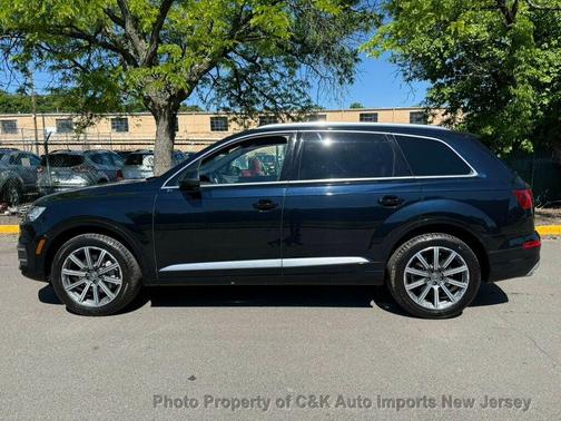 Ink Blue Metallic 2017 Audi Q7 2.0T Premium