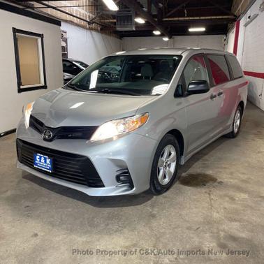 2019 Toyota Sienna SE
