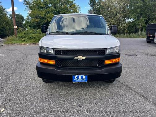 Summit White 2022 Chevrolet Express 3500 RWD 3500 Extended Wheelbase LS