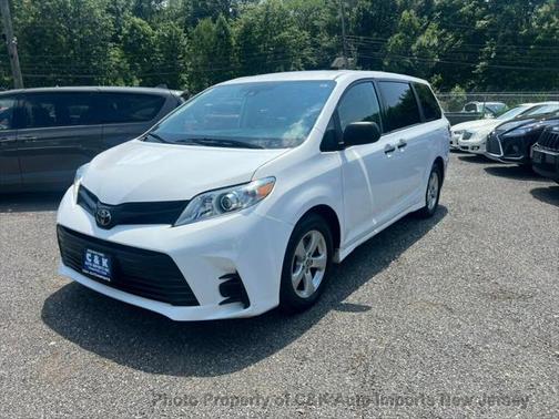 2020 Toyota Sienna SE