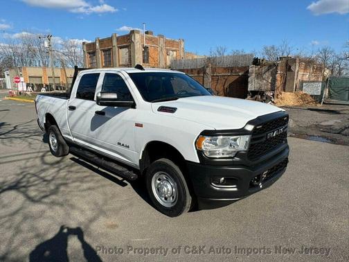 2022 RAM 2500 Tradesman Crew Cab 4x4 6'4' Box