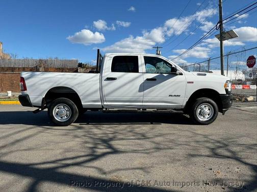 2022 RAM 2500 Tradesman Crew Cab 4x4 6'4' Box