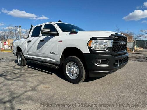 2022 RAM 2500 Tradesman Crew Cab 4x4 6'4' Box