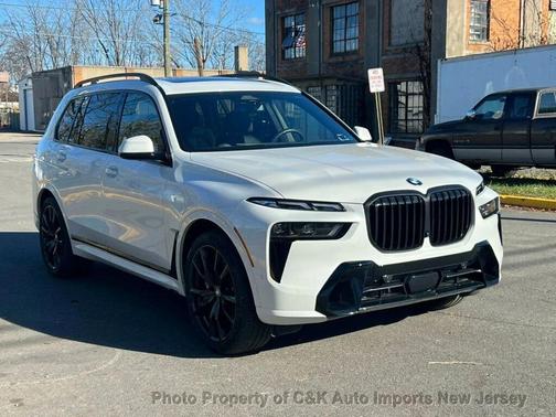 2025 BMW X7 xDrive40i