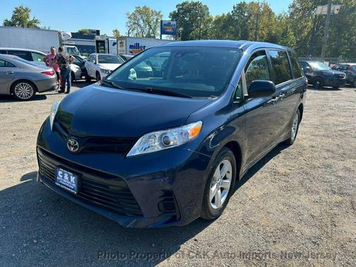 2019 Toyota Sienna SE
