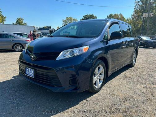 2019 Toyota Sienna SE