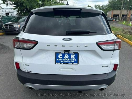 Oxford White 2022 Ford Escape SE