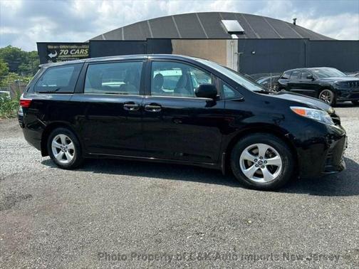 2018 Toyota Sienna SE