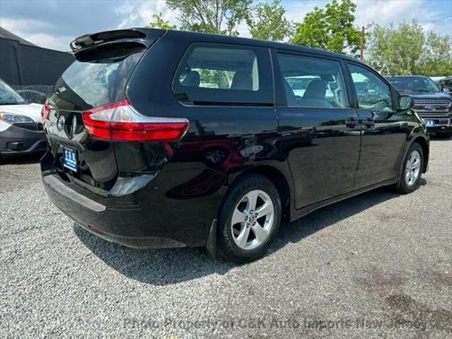 2018 Toyota Sienna SE