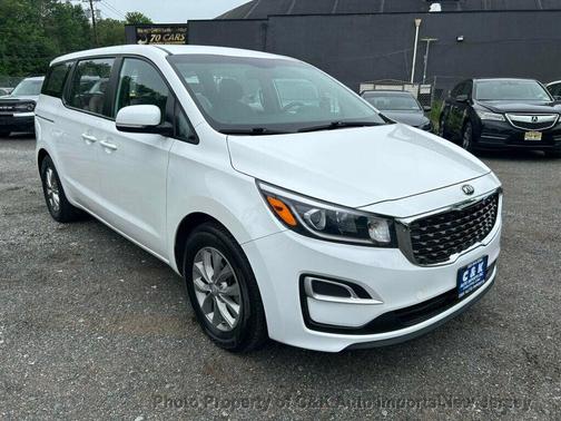 Snow White Pearl 2019 Kia Sedona L