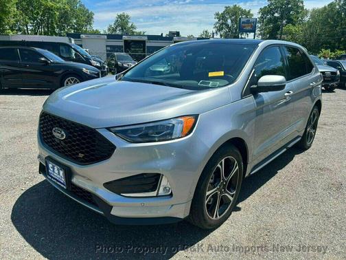 Iconic Silver Metallic 2023 Ford Edge ST