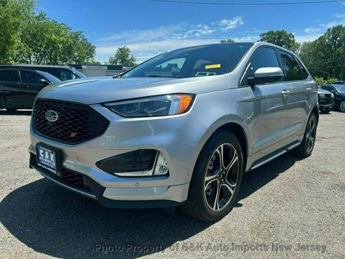 Iconic Silver Metallic 2023 Ford Edge ST