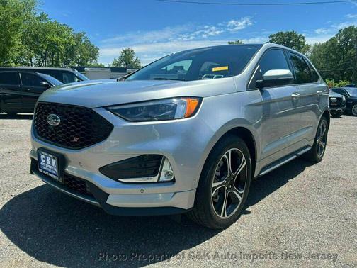 Iconic Silver Metallic 2023 Ford Edge ST