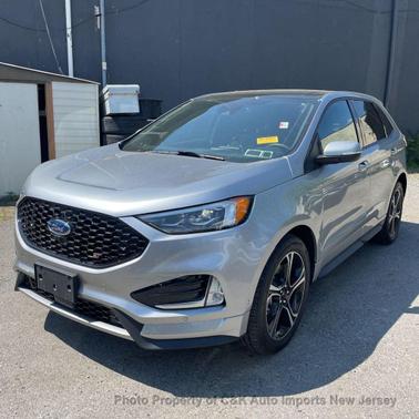 Iconic Silver Metallic 2023 Ford Edge ST