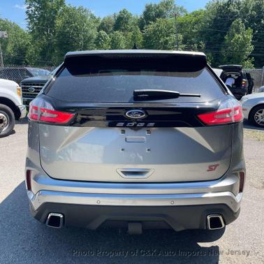 Iconic Silver Metallic 2023 Ford Edge ST