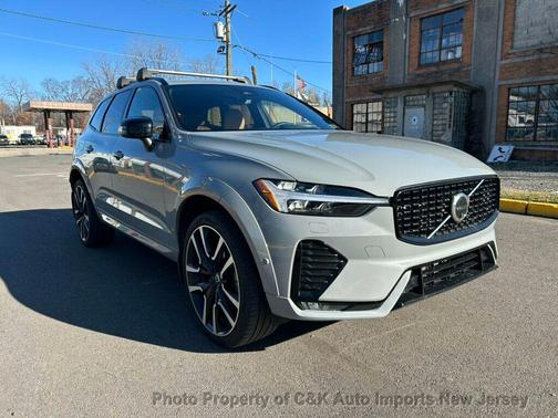 2025 Volvo XC60 B5 Ultra