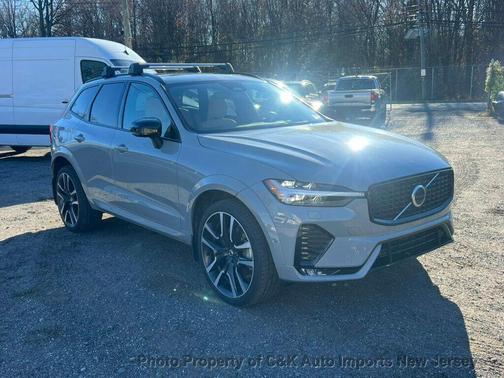 2025 Volvo XC60 B5 AWD Ultra