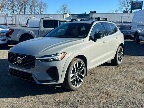 2025 Volvo XC60 B5 AWD Ultra