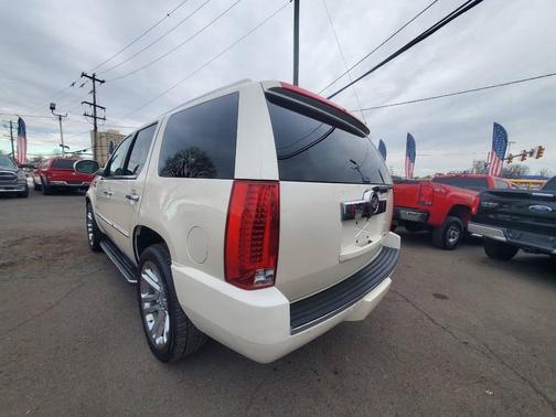 2013 Cadillac Escalade Luxury