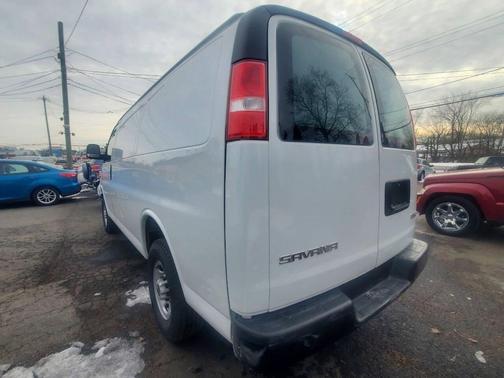 2025 GMC Savana 2500 Work Van