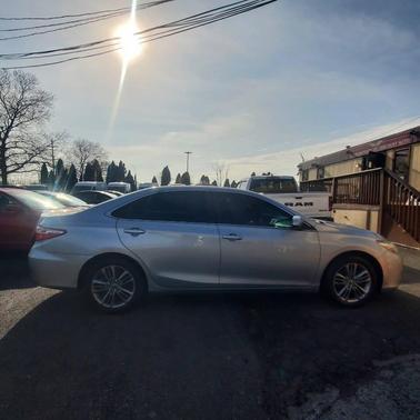 Celestial Silver Metallic 2015 Toyota Camry SE