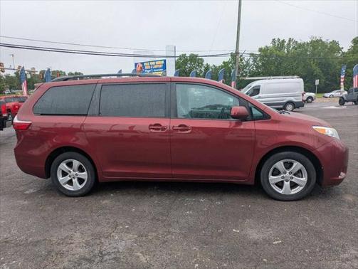 2015 Toyota Sienna LE