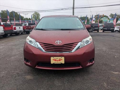 2015 Toyota Sienna LE
