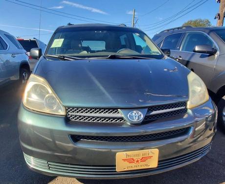 2004 Toyota Sienna LE