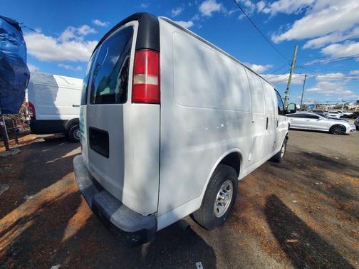 2011 Chevrolet Express 2500 Work Van