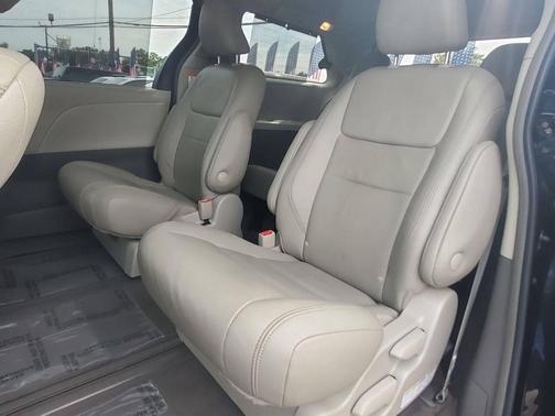 2018 Toyota Sienna XLE Premium