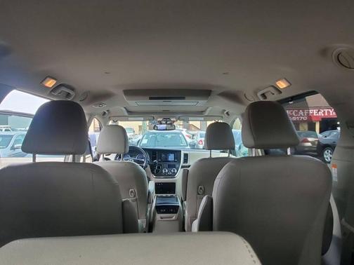 2018 Toyota Sienna XLE Premium