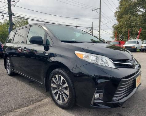 2018 Toyota Sienna XLE Premium