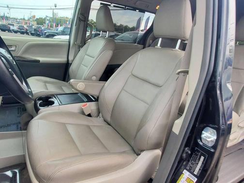 2018 Toyota Sienna XLE Premium