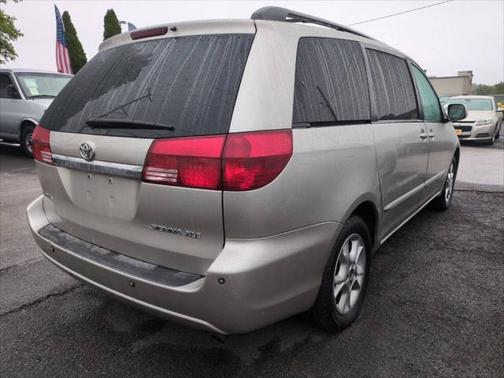 2005 Toyota Sienna XLE