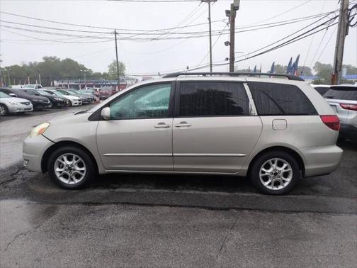 2005 Toyota Sienna XLE