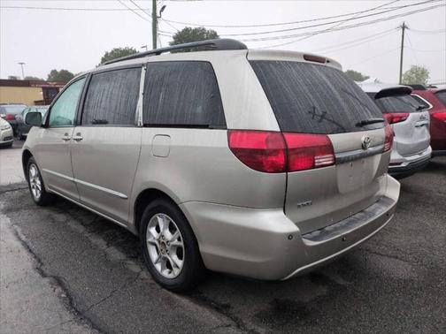 2005 Toyota Sienna XLE