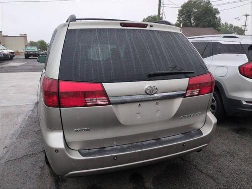 2005 Toyota Sienna XLE