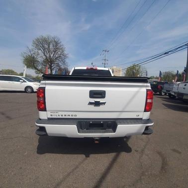 Summit White 2017 Chevrolet Silverado 1500 2LT